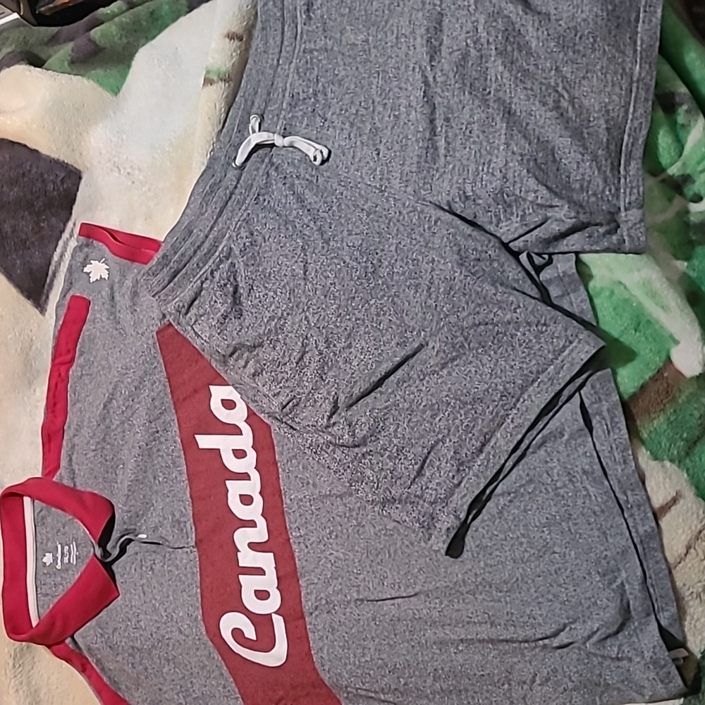 Canadiana Canada T-shirt 2xl and Shorts  Set
